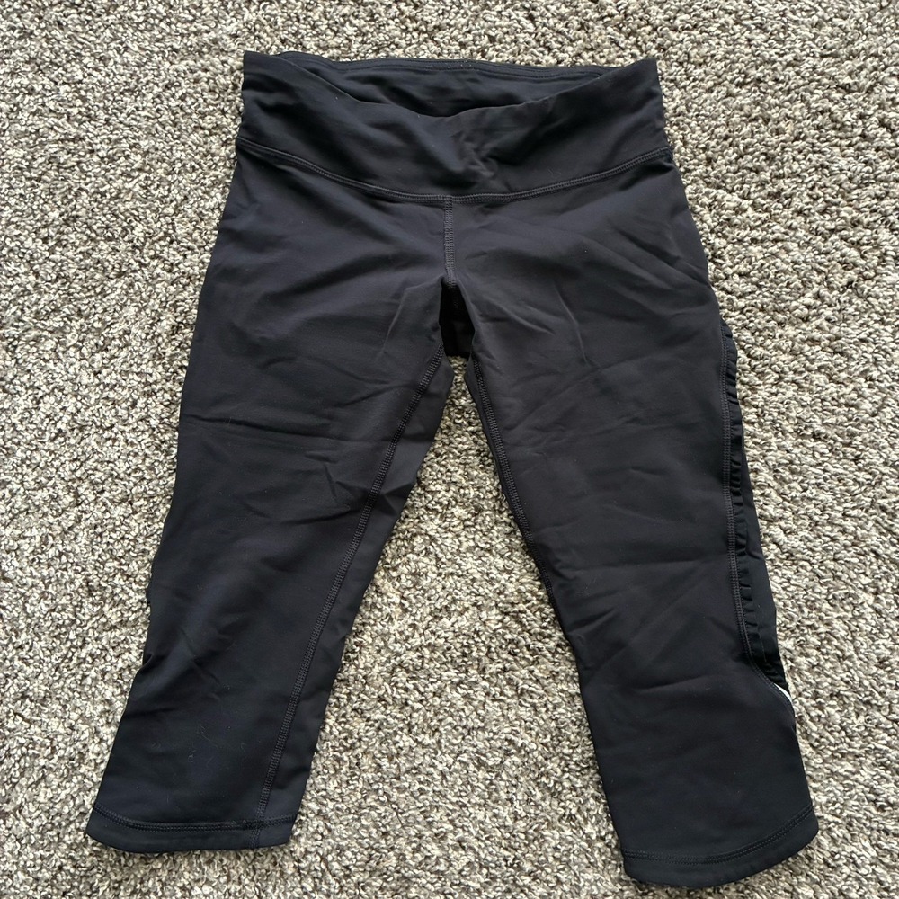 Lululemon Women's Size 4 Black Cropped Training Tights